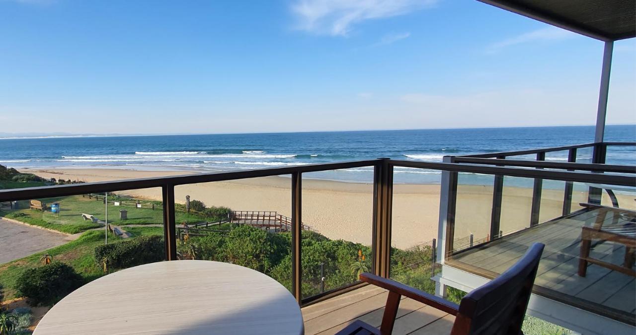 On The Beach Guesthouse Jeffreys Bay Exterior photo