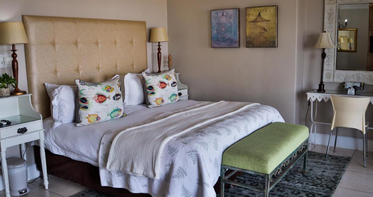 On The Beach Guesthouse Jeffreys Bay Exterior photo