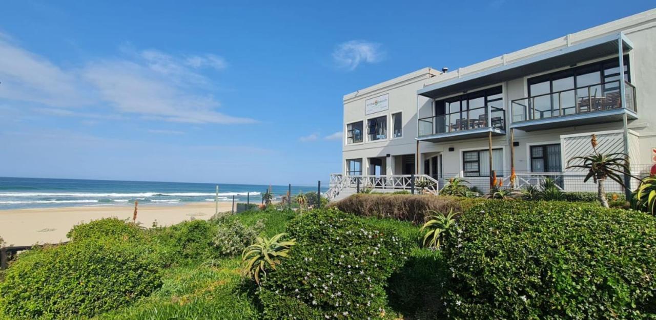 On The Beach Guesthouse Jeffreys Bay Exterior photo