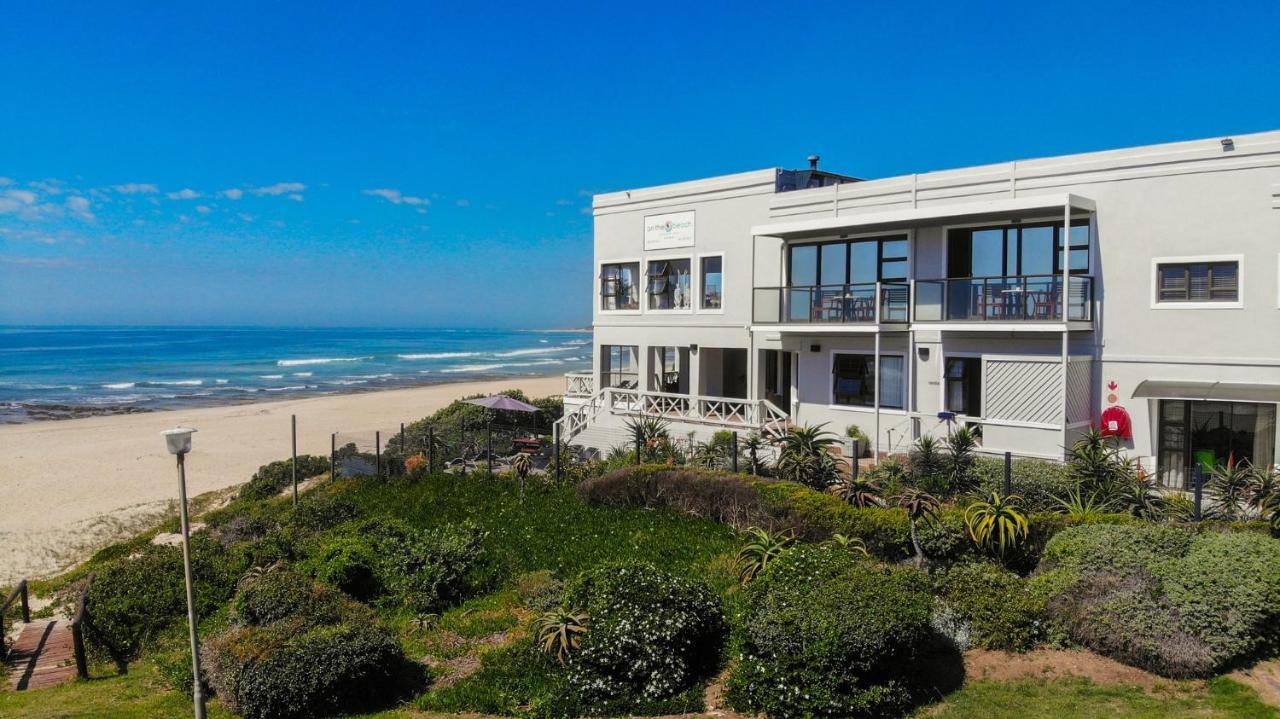 On The Beach Guesthouse Jeffreys Bay Exterior photo